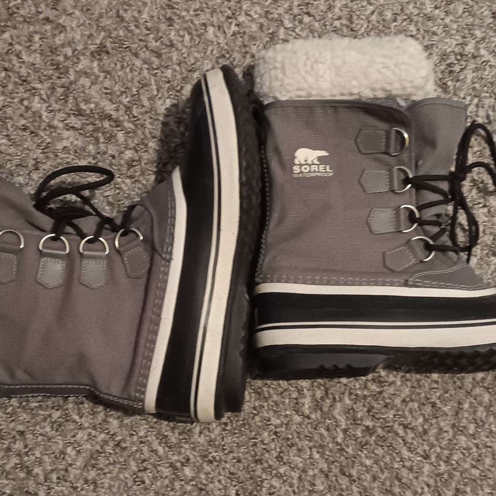Sorel Black and Gray Lace Up Boots - Picture 8 of 13